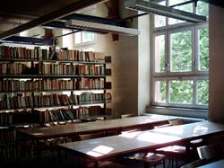 Bibliothek von IÜD und IDF